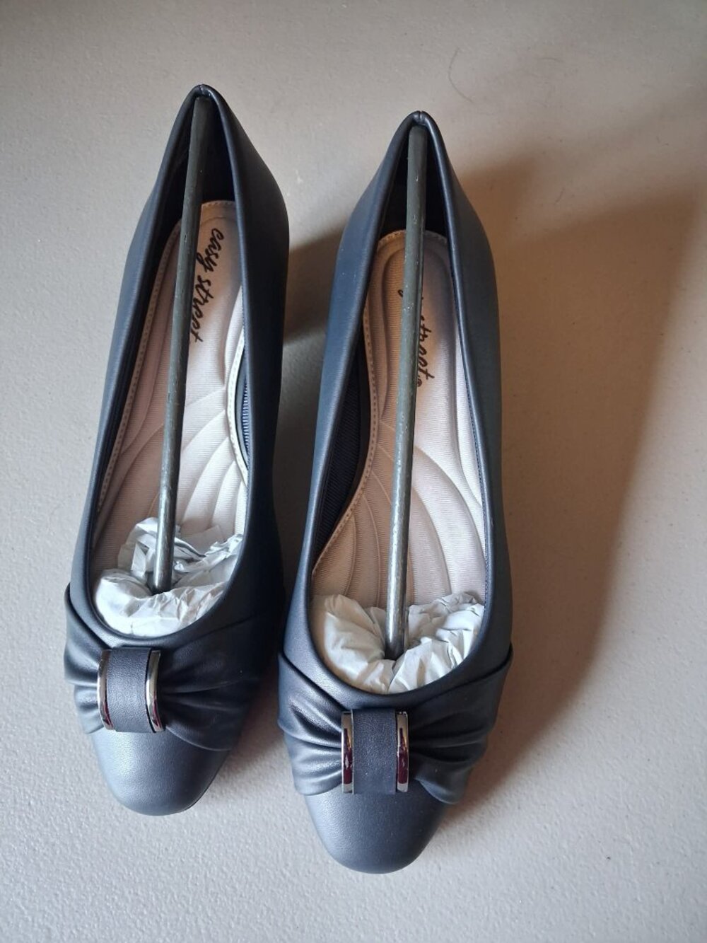 Easy Street Eloise Navy Pumps 7.5W Wide Width Low Heel Comfort Shoes NIB